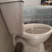 Vendo taza nueva de baño descarga - Img 58368423