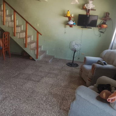 Vendo casa bplanta alto y bajo de 2h reparto poey 12000 - Img 125723516