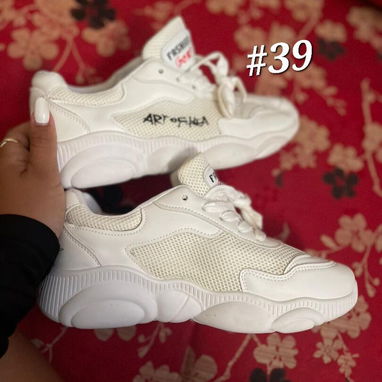 Tenis en Venta, varios modelos - Img 118379222