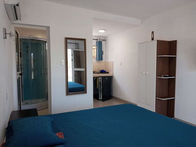 Dos habitaciones independientes con su baño y cocina y una enorme piscina. Whatssap 52959440 - Img 64089678