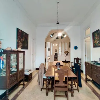 EDIFICIO CAPITALISTA CON VISTA AL MAR! Apartamento Totalmente Remodelado en el Vedado - Img 123264183
