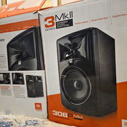 JBL >Monitores de estudio> Nuevos en caja> 8 pulgadas - Img 56165147