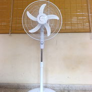 Ventilador de pie recargable marca Rudenkov 18" - muy bajo consumo (15 watts). Ideal para utilizar con Ecoflow - Img 57663362