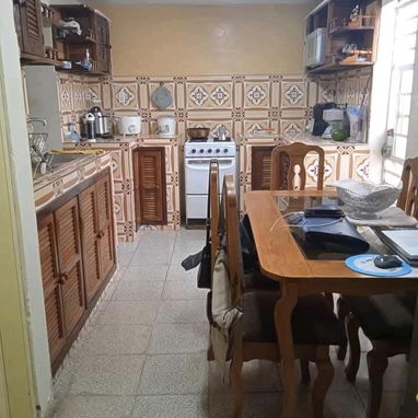 En venta casa de dos plantas en el reparto Martí. Ubicada en una calle de pocos vecinos !!! - Img 112145809