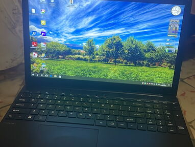 Laptop gateway  ryzen 5 3450u  con detalle +teclado - Img main-image