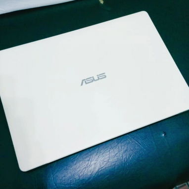 140 USD 💻 Laptop Asus blanca – Como nueva de paquete. - 5/5