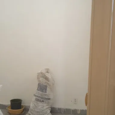 Se vende casa de dos cuartos grandes en primer piso en Centro Habana - Img 121284399