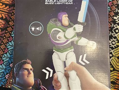 Mattel Disney Pixar Lightyear Buzz con sable láser Figura de acción grande 30 cm con luces y sonid - Img 67002005