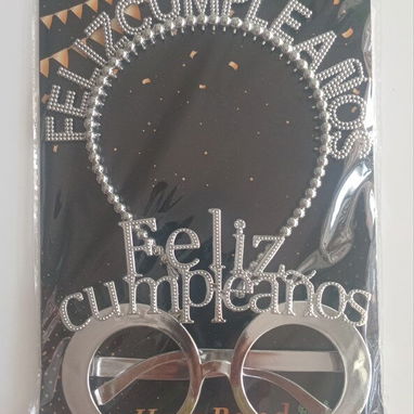 De cumpleaños: cañon de confeti 1800, cintillo y espejuelo 2000, feliz cumple inflable 1250, feliz cumple en velas 1600 - Img 123819260