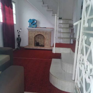 *$40.000usd CON AJUSTE. En venta casa de 3 plantas(dividida en 2) con garaje en Víbora Park, Arroyo Naranjo. - 4/10