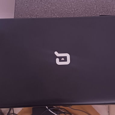 Laptop ideal para ver películas trabajo de oficina o algunos juegos 8gb de ram 320gb de disco duro Todo al 100 único d - Img 125723051