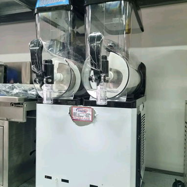 *JUGUERA FRAPEADORA BBG FROZ-2-12 Capacidad:* 2 tanques x 12L = 24L total - Funciones:Jugo frío (3°C a 11°C) 1800 usd - 3/3