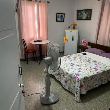 Casa esquina en Fontanar a una cuadra de la entrada y en la Ave principal. - 4/9