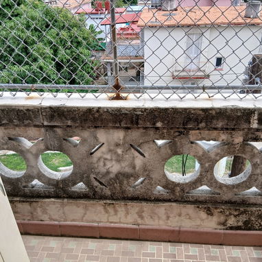 Vendo apto con garage 4/4 .muy buen estado para llegar y vivir.vibora - Img 108387411