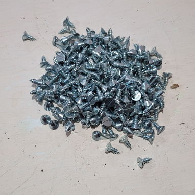 Arandelas, presillas, tornillos y tirafondos por cantidad - 4/5