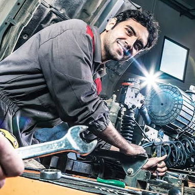🚛 OFERTA DE EMPLEO — MECÁNICO DE VEHÍCULOS PESADOS - 4/4