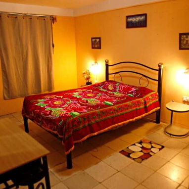 Rentos dos apartamentos con entrada independiente y garaje para autos - Img 125167099