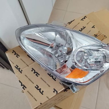 Faroles delanteros Yaris 2005 japoneses - 2/2