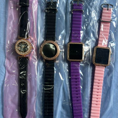 Relojes de pila , de varios colores , modelos de hombres y mujeres - Img 122573143