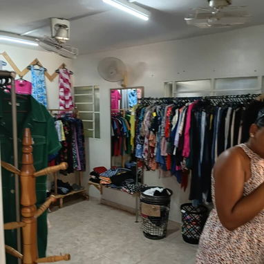 SE VENDE CASA CON NEGOCIO EN ZONA CENTRICA DE ALTAHABANA Y NO SE VA LA CORRIENTE - 6/9