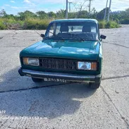 Se vende Fiat 125 con mecánica de Lada, motor de fiat, caja 5ta, trato directo, soy la dueña al pv 58387810 - Img 56557677