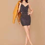 Conjunto top con falda brillante, tira de cadena, espalda abierta S SHEIN - Img 57998499