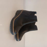 Botas y zapatillas de mujer - Img 58058876