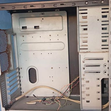 CHASIS HAIER EN BUEN ESTADO, OXIDO DETRAS DONDE VAN LOS FANES, FUNCIONA UN SOLO USB, AL 52843801 - Img 115354536