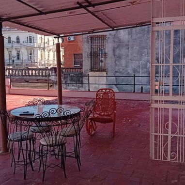 Se vende casa independiente en el vedado !! - Img 125903824