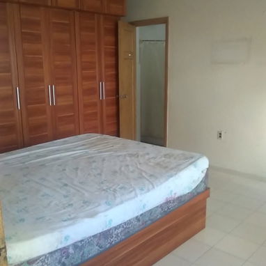 Vendo Apartamento de 1 Dormitorio con Vista al Mar en parte Más Alta de Malecón Habanero. No Inundación. Vedado. Plaza. - 9/10
