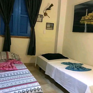 Se vende apartamento ubicado en Centro Habana a solo una cuadra del Barrio Chino/ Manrique y Dragones - 4/10