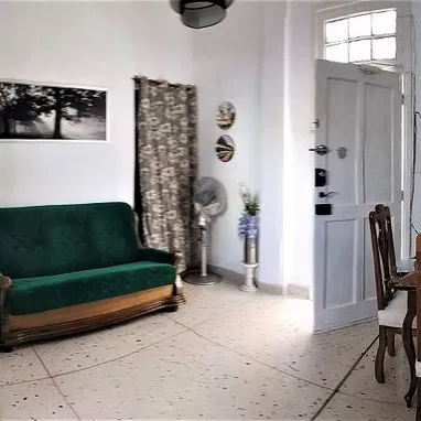 Apto. seminterior 1/4, amueblado, 47m², Habana Vieja (HV-13) - Img 93767433