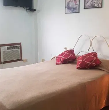 Renta de apartamento en céntrica zona de 23 y 12. Ideal para residentes extranjeros. - Img 96747374
