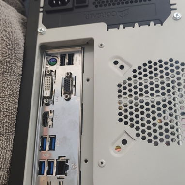 Vendo Magnifica Torre de PC i3 8va gen adjunto fotos tengo mensajeria disponible Luis 59757910 - 4/8