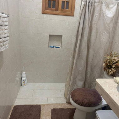 Se vende casa totalmente independiente en Playa, Ampliación de Almendares cerca de 19 y 84 - 3/7