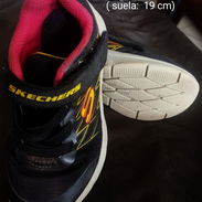 Tennis de niño, marca SKECHERS, medida exterior (suela 19 cm) en 6000 cup - Img 55769544