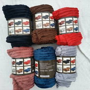 🛏️ Manta de Felpa AcanaladaDisponible en varios colores: azul oscuro, marrón, rojo, rosa, azul y gris 💵 Precio: 22usd - Img 57730539