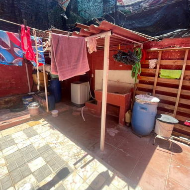 🏡*Se vende casa independiente en 10 de Octubre* - 5/10