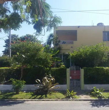 ⭐⭐SE RENTA HABITACION INDEPENDIENTE CON GARAJE ➡️EN EL VEDADO +53 63695010-78300996⭐⭐ - Img 74517233