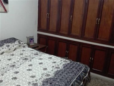 *$30 000 En venta casa en planta alta con entrada puerta de calle en Centro Habana - Img 65815562