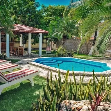 Casa con piscina ,jardin tropical con palmer en playa de Guanabo, En renta  +53 52463651 ♡Ahora con Rebaja de precio ♡ P - Img 81904172