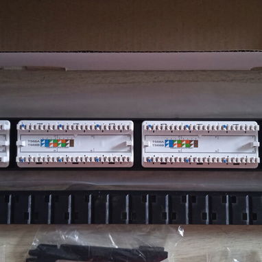 Patch Panel Furukawa de 24 puertos - 2/4