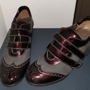 Zapatos plataformas color vino Oxford - Img 48951105