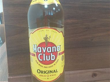Botella de Havana Club original. Ron añejo 3 años - Img main-image