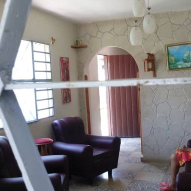 Vendo casa de 2 cuartos con frente a calle y placa libre. Boyeros. La Habana. - 3/10