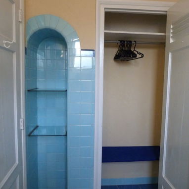 SE RENTAN 2 DORMITORIOS EN HOSTAL, CERCA DE LA EMBAJADA DE CHINA, Y LA EMBAJADA DE ALEMANIA - 9/10