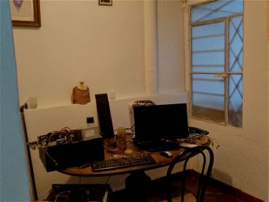 Casa independiente de un cuarto de manzana en el mismísimo centro de la ciudad de la Habana - Img 66233236