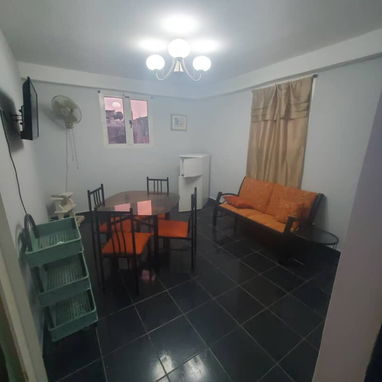 Se renta apto en 2do piso a 3 cuadras aproximadamente del Hospital Calixto Garcia.54026428 - 7/10