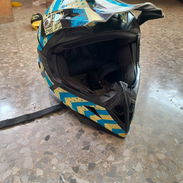 Vendo o cambio Casco cros de uso - Img 58089355