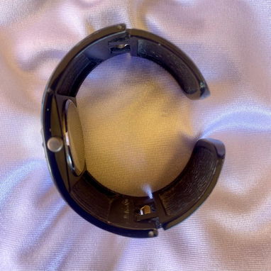 Reloj pulsera de mujer, de uso en buen estado, con batería nueva,fuciona bien. Se puede pagar por transferencia. - Img 120836438